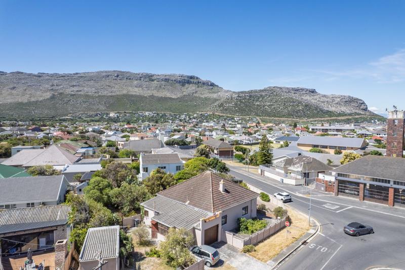 2 Bedroom Property for Sale in Fish Hoek Western Cape